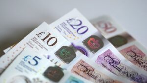 Industry sounds new alarm bell over Reeves's ISA reforms. El título no debe incluir ningún